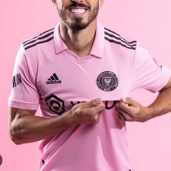 Adidas 23/24 Miami CF Home Jersey Messi 10 Pink Small NWT in packaging - Picture 2 of 13